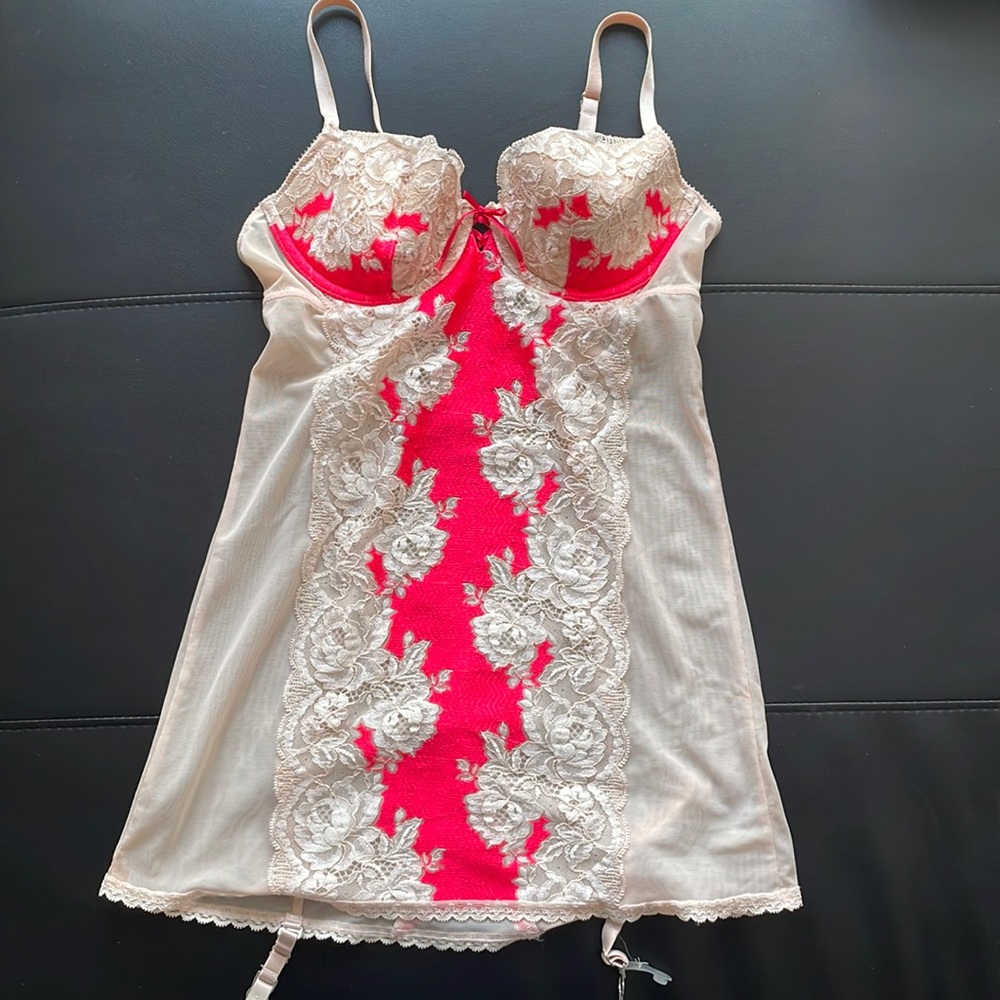Victoria secret lingerie 34B